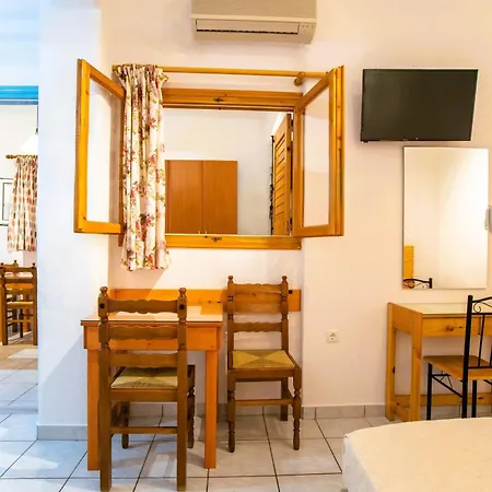 Kontaratos & * Parikia (Paros)