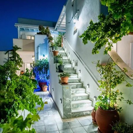 Kontaratos & Parikia (Paros)