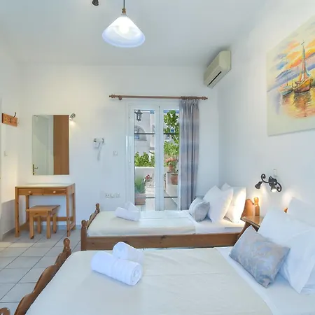 Kontaratos & * Parikia (Paros)