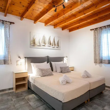 Kontaratos & דירה