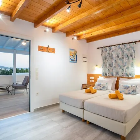 Kontaratos & Apartman Párosz