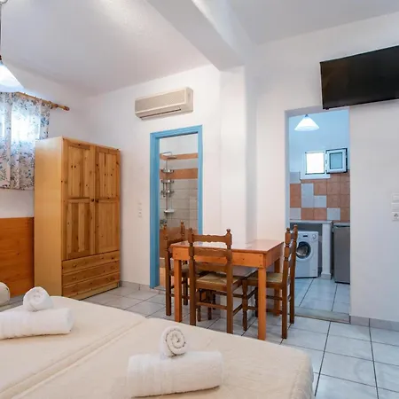 Kontaratos & Apartment Parikia (Paros)