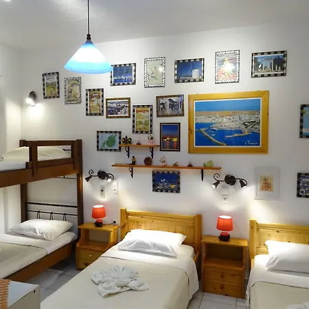 Apartman Kontaratos & *