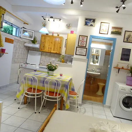 Kontaratos & דירה *