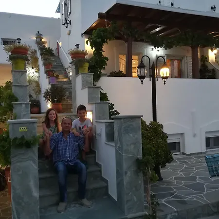 Apartman Kontaratos & *