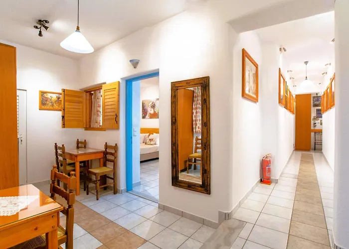 Kontaratos & Apartment Parikia (Paros)