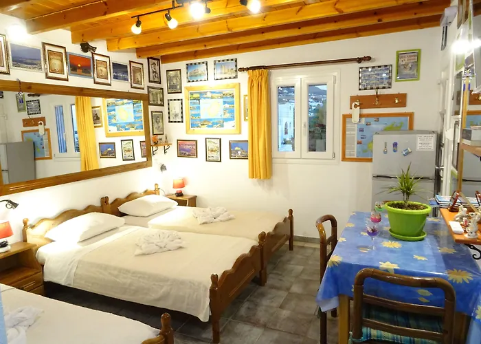 Daire Kontaratos & *